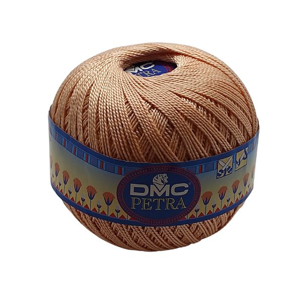 Cotone perlato da lavorare all'uncinetto o ai ferri per realizzare abbigliamento, corredini e accessori bimbi. Petra 5 é un filato 100% cotone a fibre lunghe e mercerizzato per renderlo morbido e setoso. Nella grossezza 5 ogni gomitolo da 100 grammi ha 420 metri di filato lavorabile con uncinetti 1,75-2,00 o ferri 2,5.