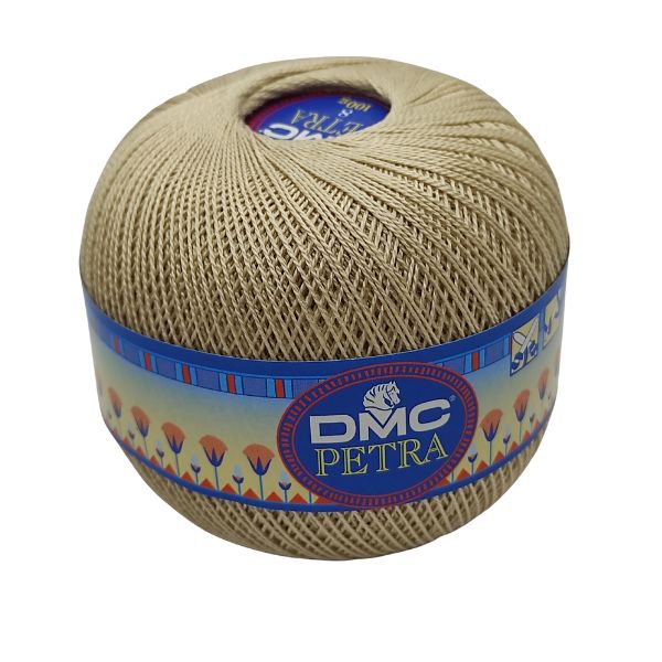 Cotone perlato da lavorare all'uncinetto o ai ferri per realizzare abbigliamento, corredini e accessori bimbi. Petra 8 é un filato 100% cotone a fibre lunghe e mercerizzato per renderlo morbido e setoso. Nella grossezza 8 ogni gomitolo da 100 grammi ha 840 metri di filato lavorabile con con uncinetti 1,25-1,50 o ferri 2. Lavabile a 60°