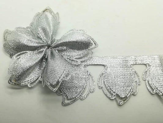 Portaconfetti Petali di Fiore in tessuto metallico colore argento