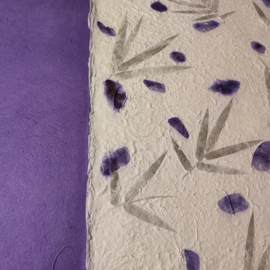 album foto con carta di gelso con inserti floreali "petali viola" e dorso in carta di gelso viola