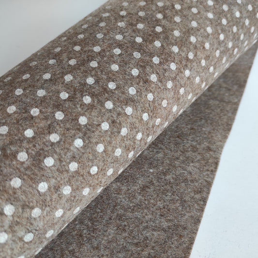Pannolenci  a pois (bianchi su fondo marrone mélange)  con spessore 1 mm in taglio 30 cm x 40 cm