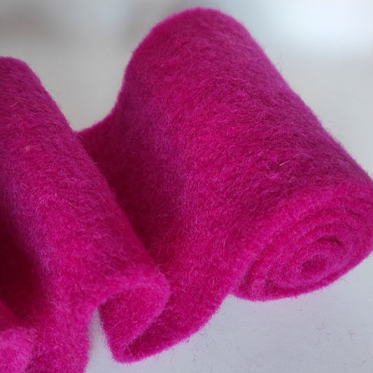 Nastro in feltro di pura lana H 15 cm ideale per decorazioni natalizie e pasquali, composizioni floreali e accessori casa. Colore: Pink (fucsia vivo)