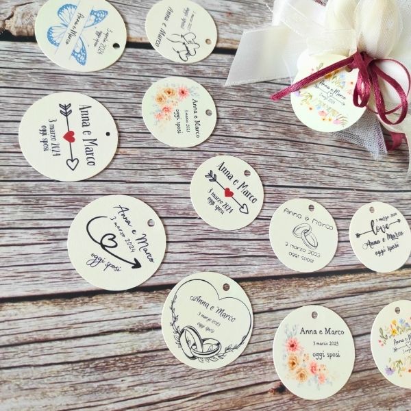 tag rotondi matrimonio personalizzati in cartoncino