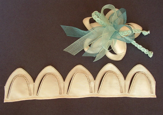 Portaconfetti Magnolia in nastro avorio a 5 petali — 4 pezzi