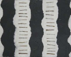 Carta di gelso bicolore bianco ghiaccio e nero con inserti di corteccia, pattern strutturale, 64x94 cm