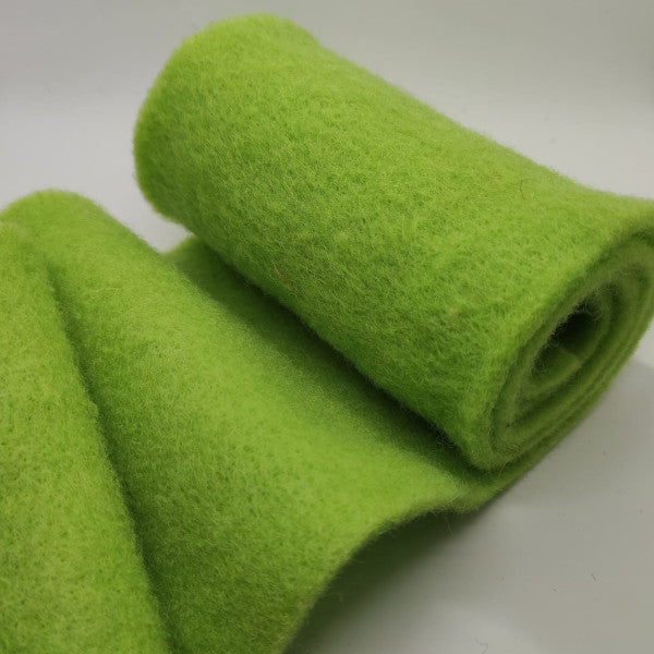 Tessuto di feltro in pura lana alto 15 cm, colore verde pastello