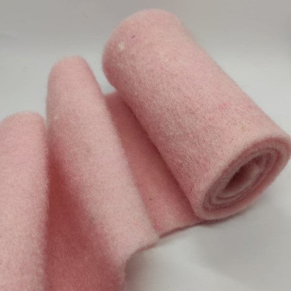 Tessuto di feltro in pura lana alto 15 cm, colore rosa baby