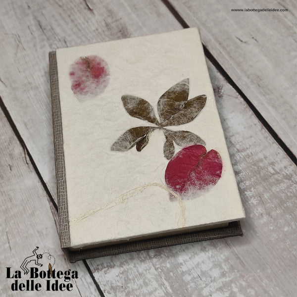 Agenda annuale piccola con copertina rivestita con carta artigianale 